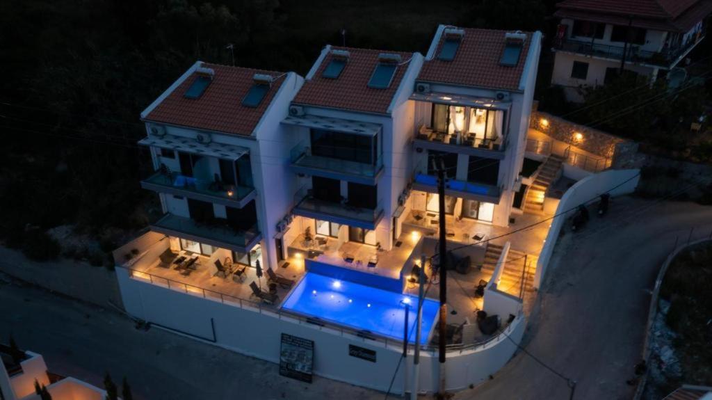 Above Blue Maisonettes Grey Diamond 니키아나 외부 사진